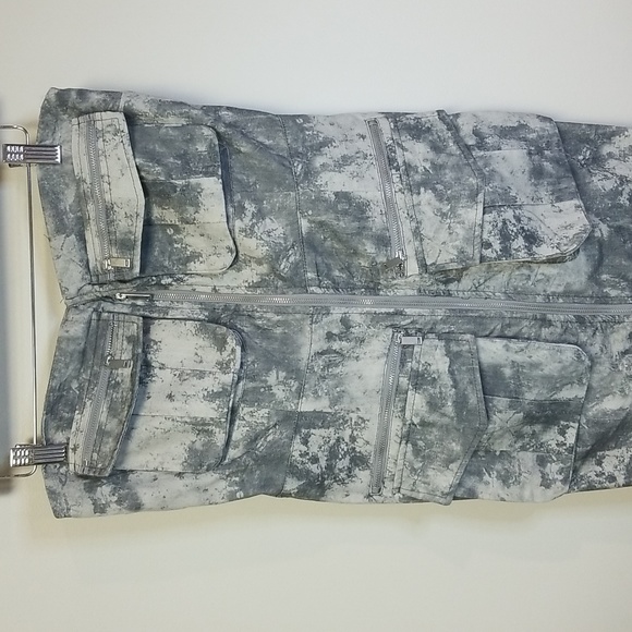 Fitted Cargo Dress in Print - Picture 8 of 15